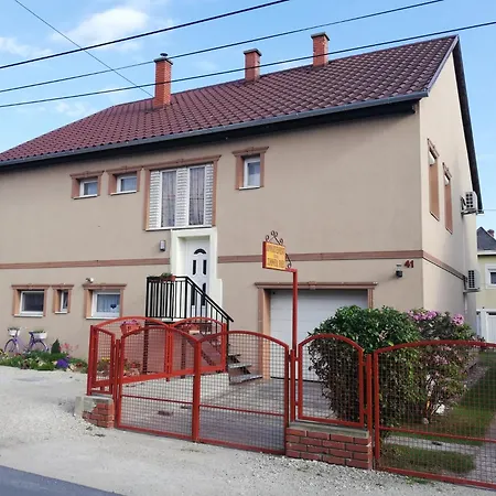 Szente Vendeghaz Apartment Keszthely