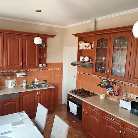 Szente Vendeghaz Apartment *